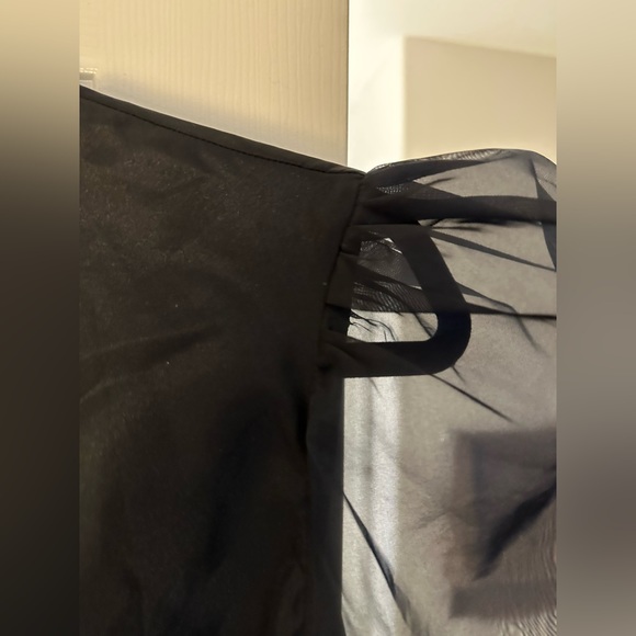 Express Size XL Balloon Sleeve Top - Picture 4 of 6